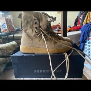 Represent dusk boots size 40 run like a size 8